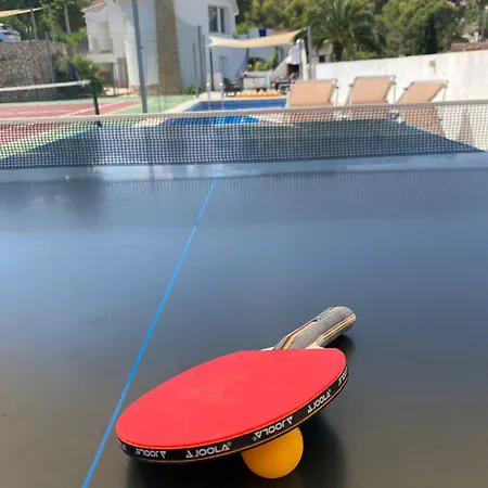 Sara: Private Pool & Tennis Court Retreat Benissa
