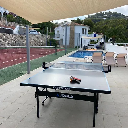 Sara: Private Pool & Tennis Court Retreat Villa