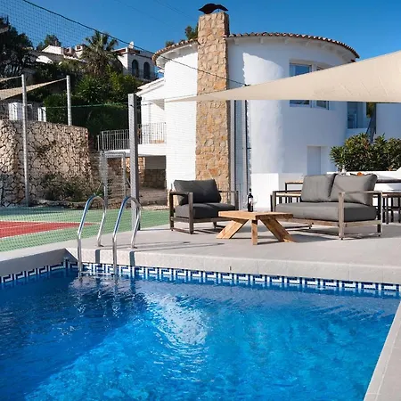 Sara: Private Pool & Tennis Court Retreat Villa Benissa