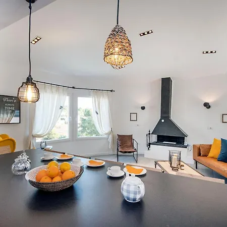 Sara: Private Pool & Tennis Court Retreat * Benissa