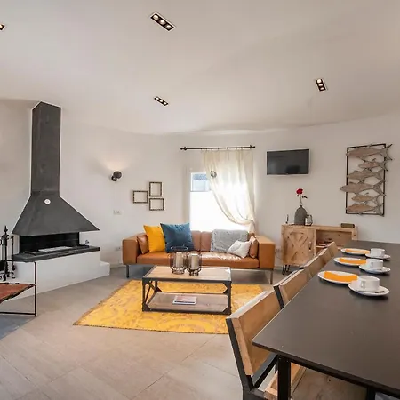 ヴィラ Sara 4 Personas, Free Wifi, Chill-out, Private Pool, Private Tennis Court - By Villamar *